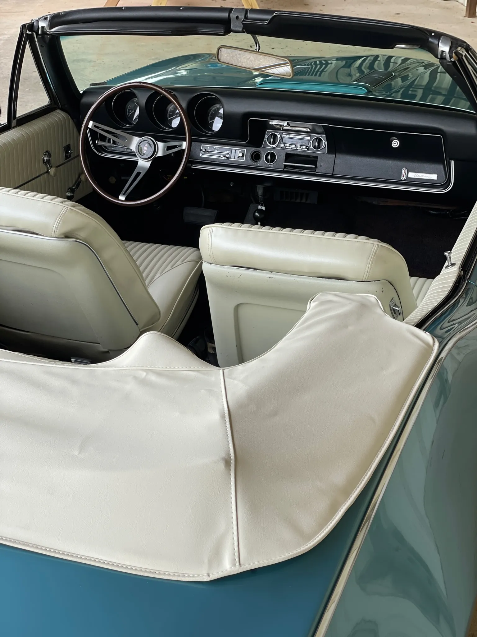 1968 Oldsmobile Cutlass - View 10