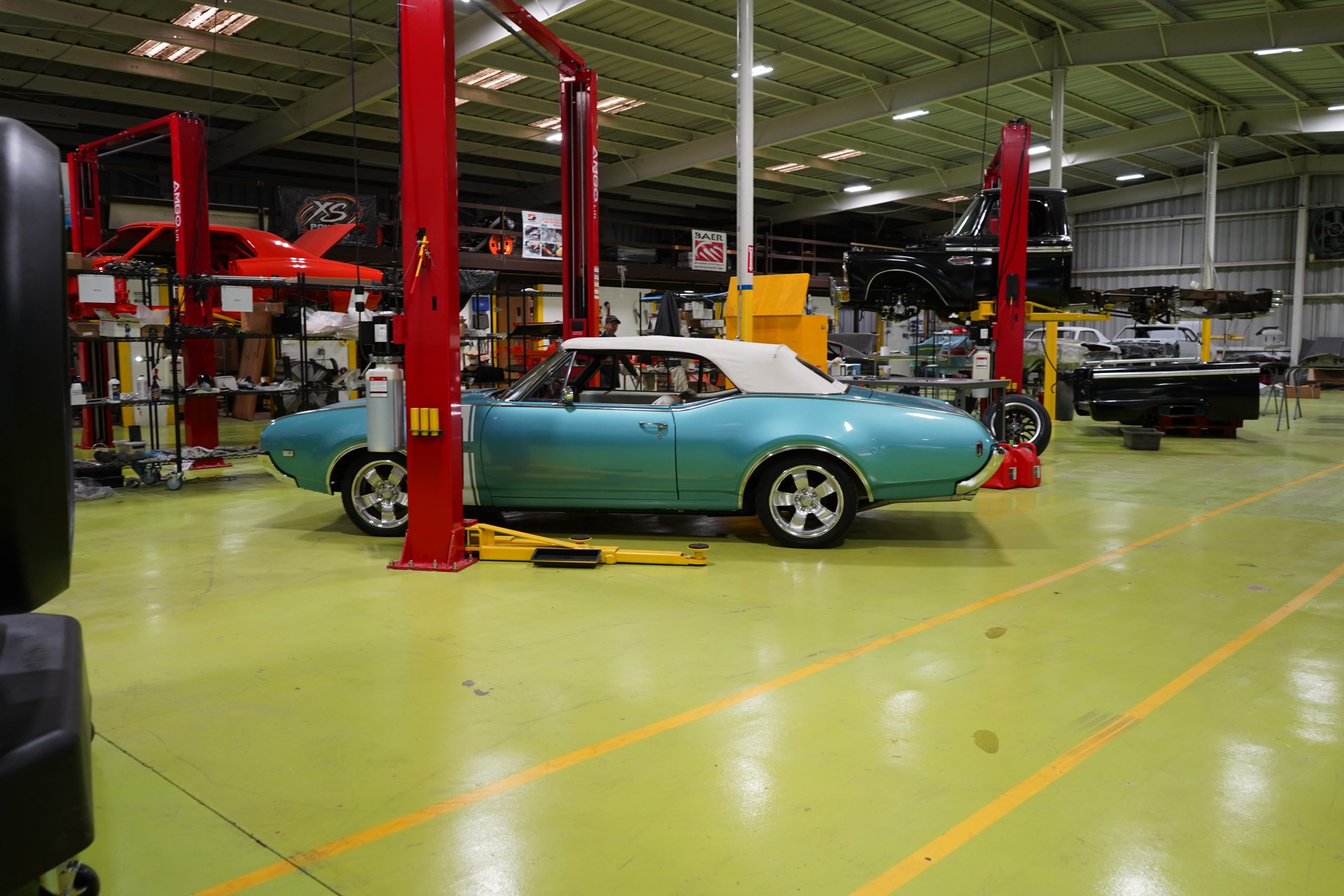 1968 Oldsmobile Cutlass - View 7