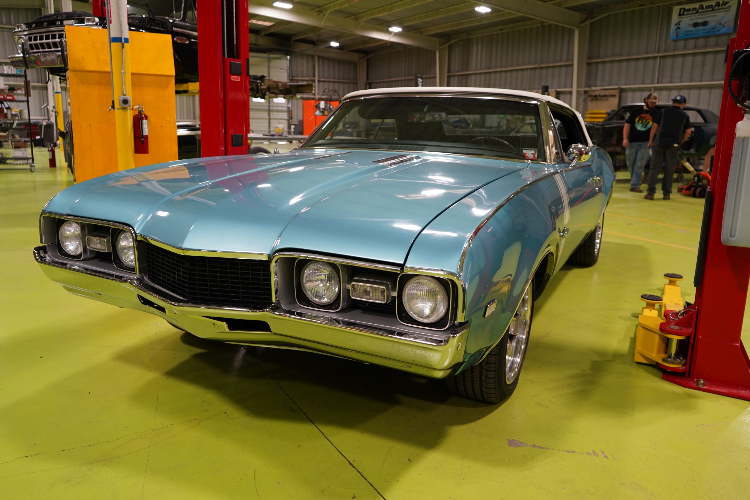 1968 Oldsmobile Cutlass - View 5