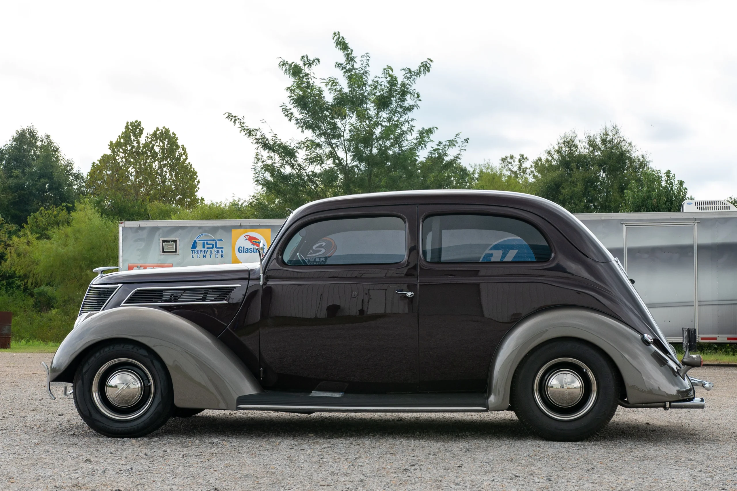 1937 Ford Slantback - View 9